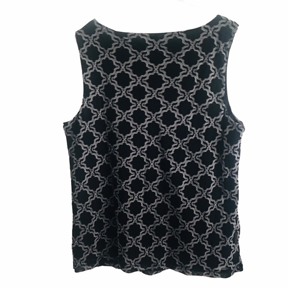 212 Black / White Sleevless Blouse - Picture 2 of 10